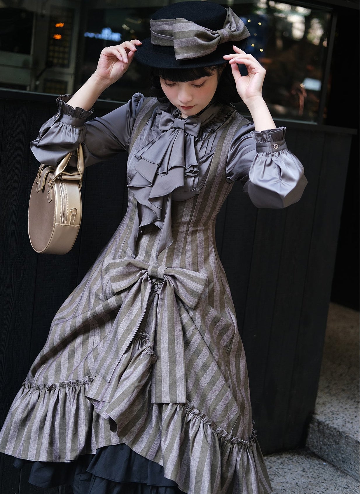 【受注予約12/3まで】Monochrome Reverie リボンタイブラウス