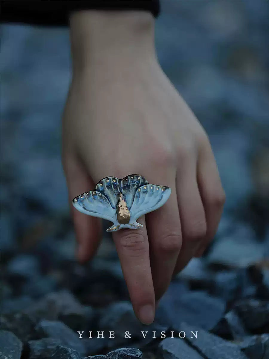 【藍凌蛾 LanLingE】陶磁器リング | Midnight Moth  纏うほどに美しい、陶磁器×ゴールドのリング