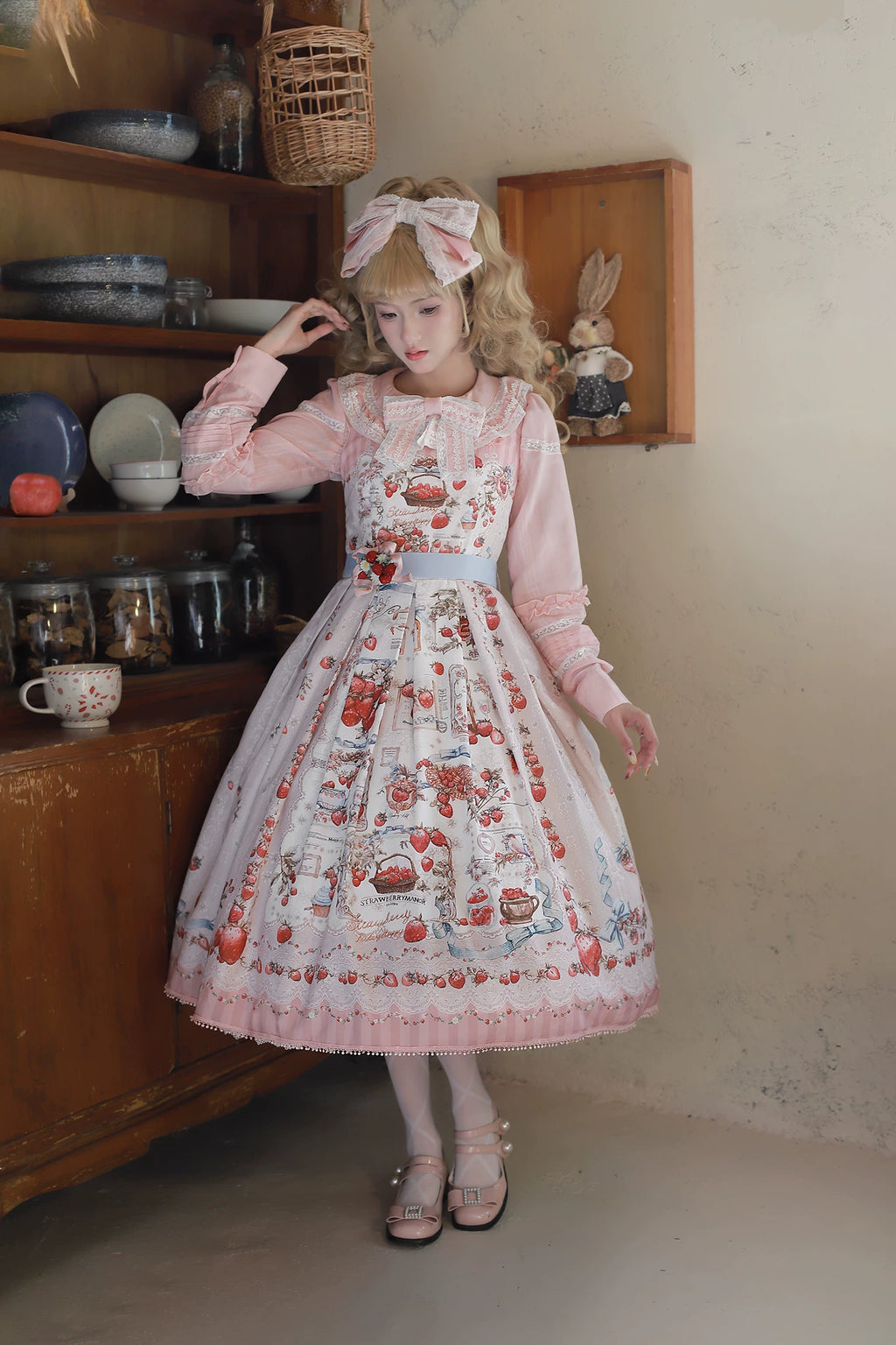 【受注予約10/29まで】Strawberry Manor プリントジャンパースカート・ミドル丈
