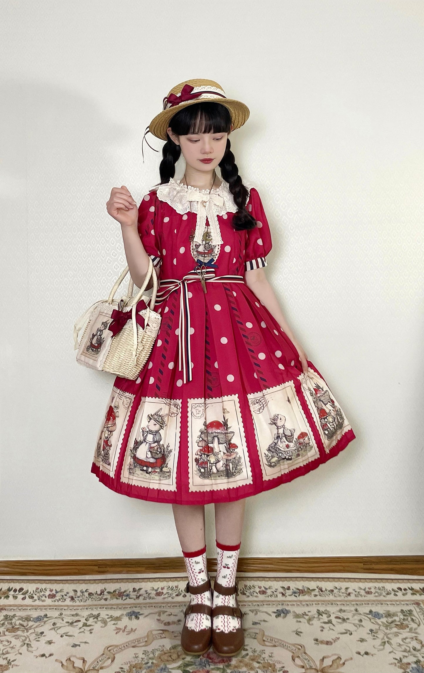 キノコとウサギの切手デザインワンピース