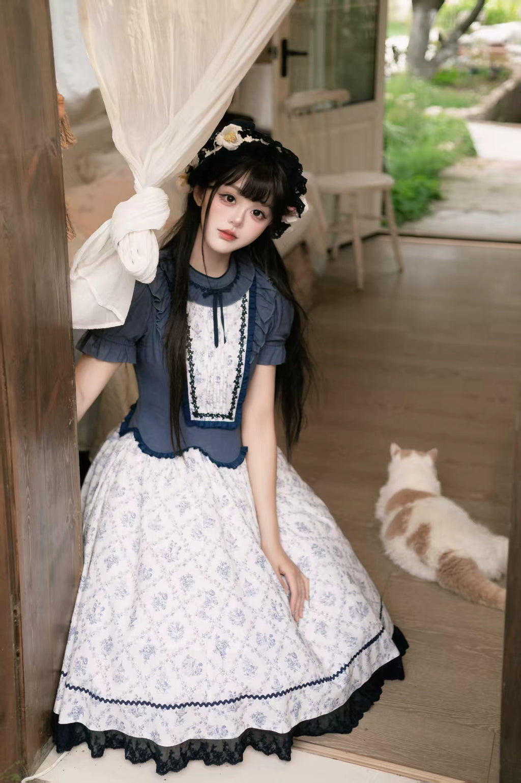 【受注予約7/16まで】花影の午後 くすみカラーの小花プリント切替ワンピース