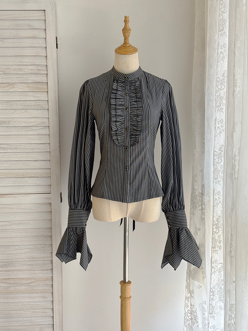 【受注予約1/7まで】領主貴族のゴスロリ フリルブラウス