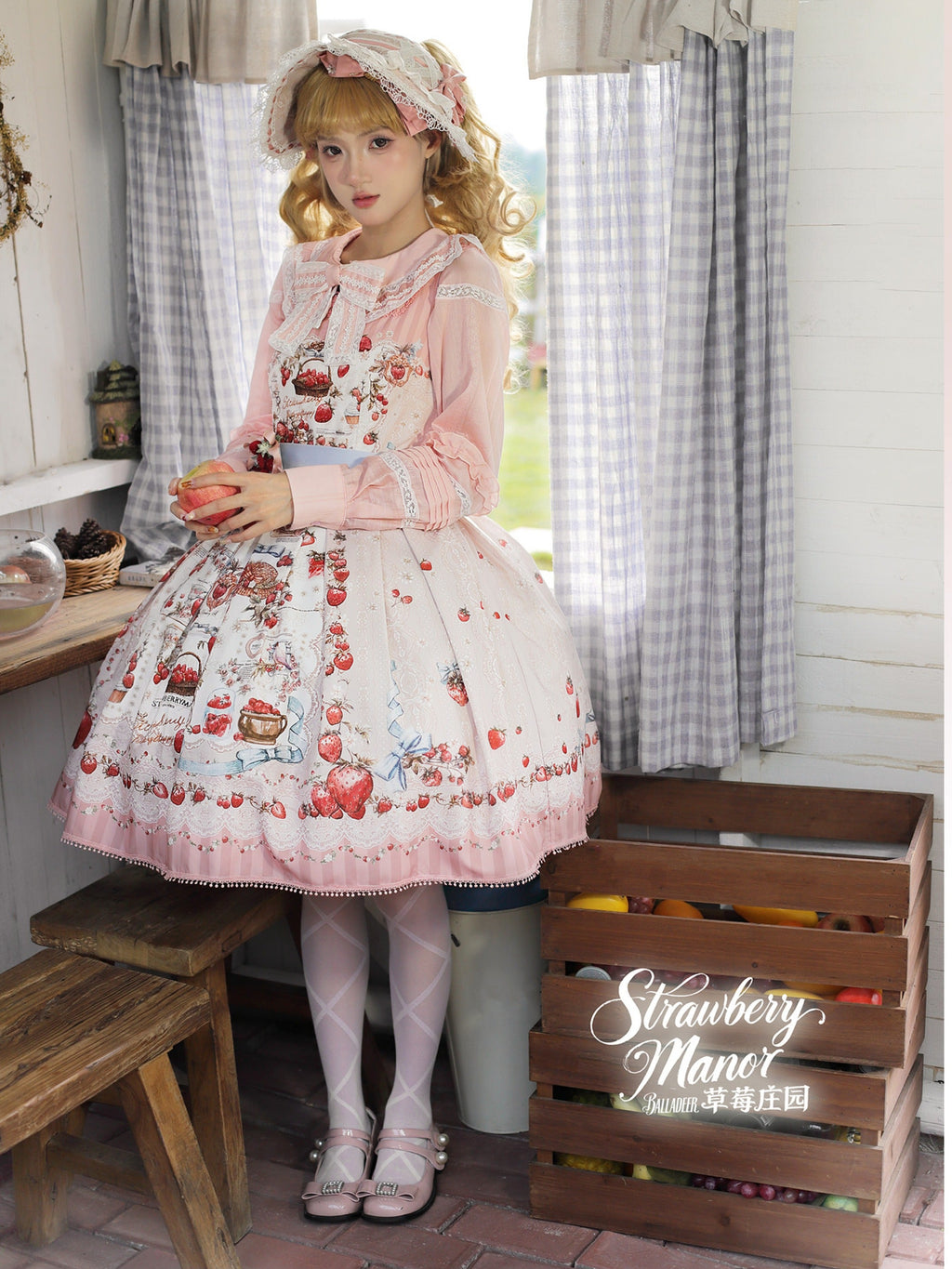 【受注予約12/16まで】Strawberry Manor ジャンパースカート