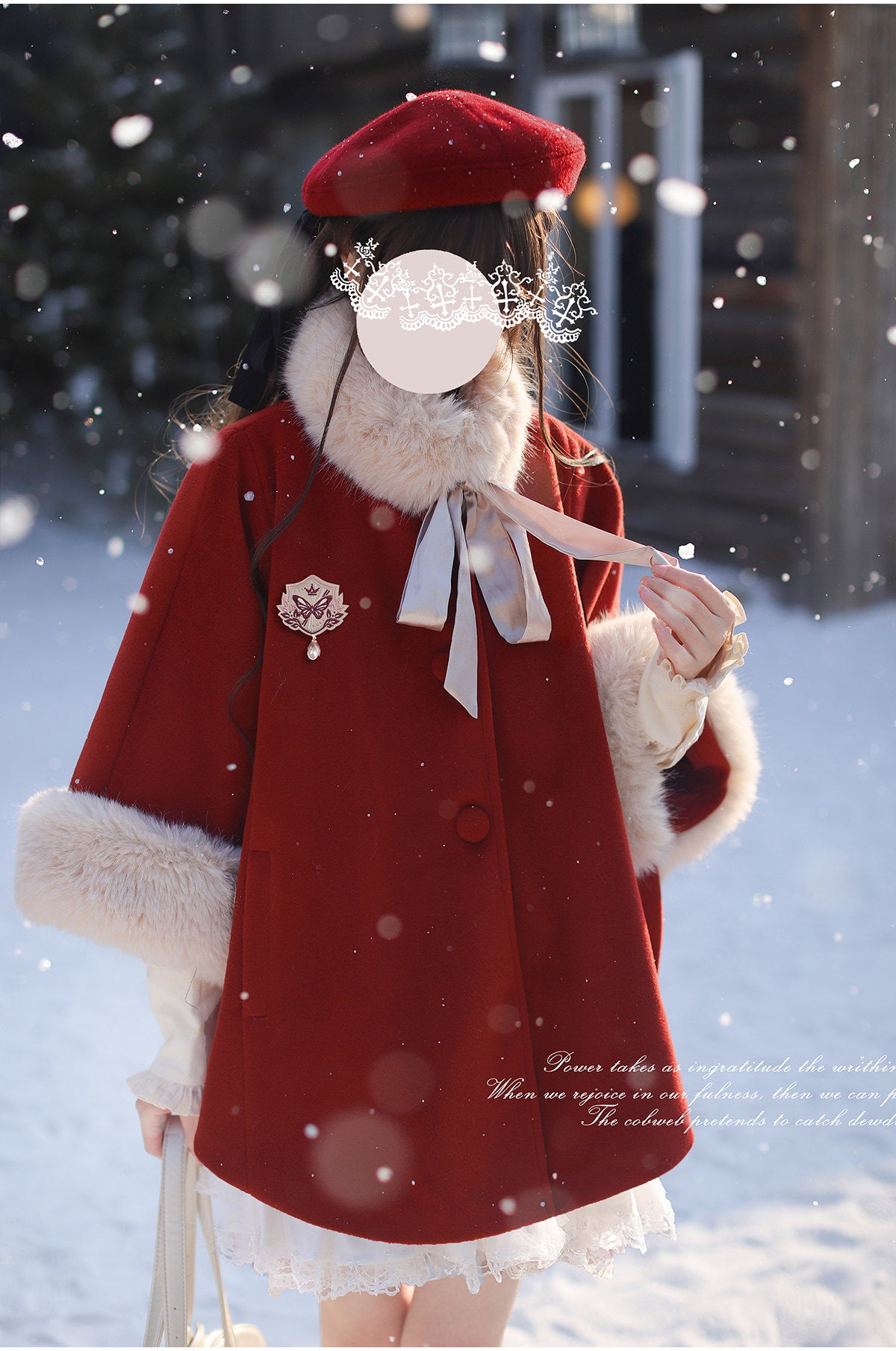 クラシカルレッドのファー付きマント