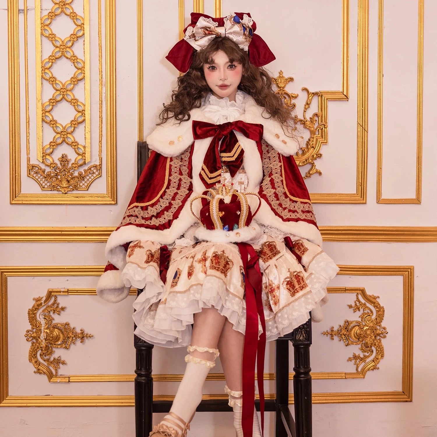 【受注予約9/15まで】Star Crown 真紅のラグジュアリーマント
