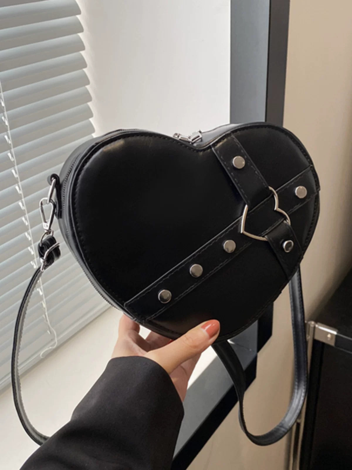 スタッズ付きハートミニショルダーバッグ 全5色