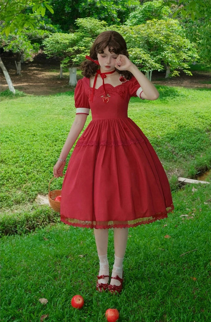 Apple Princess 林檎刺繍ワンピースとオーバースカート – ロリータ Apple Princess 林檎刺繍ワンピースとオーバースカート – ロリータ