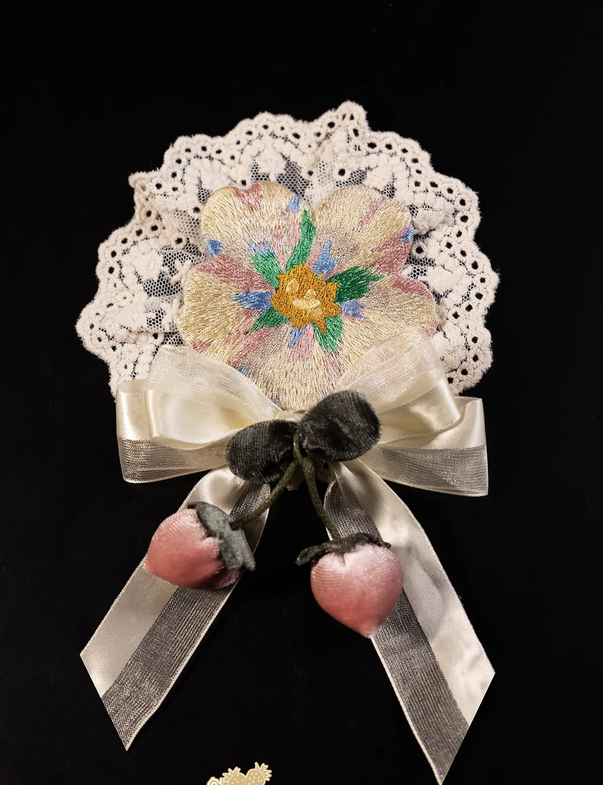 同時購入のみ【受注予約11/12まで】 Porcelain Strawberry アクセサリー