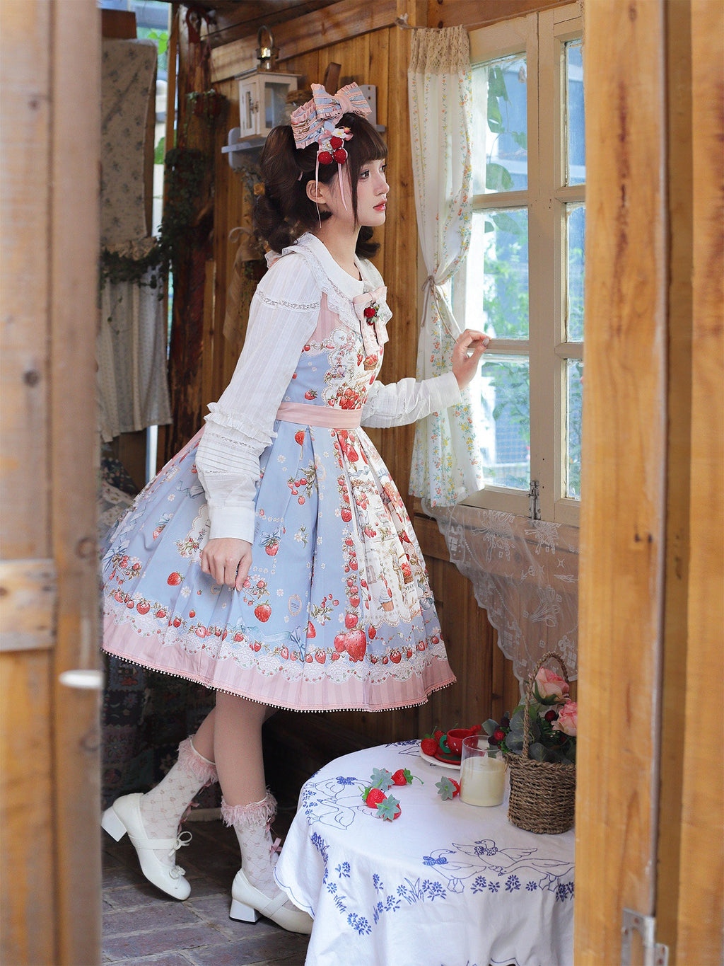 【受注予約10/29まで】Strawberry Manor プリントジャンパースカート・ショート丈