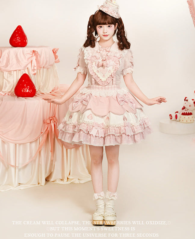 【受注予約11/18まで】Strawberry Cake Guide サスペンダースカート