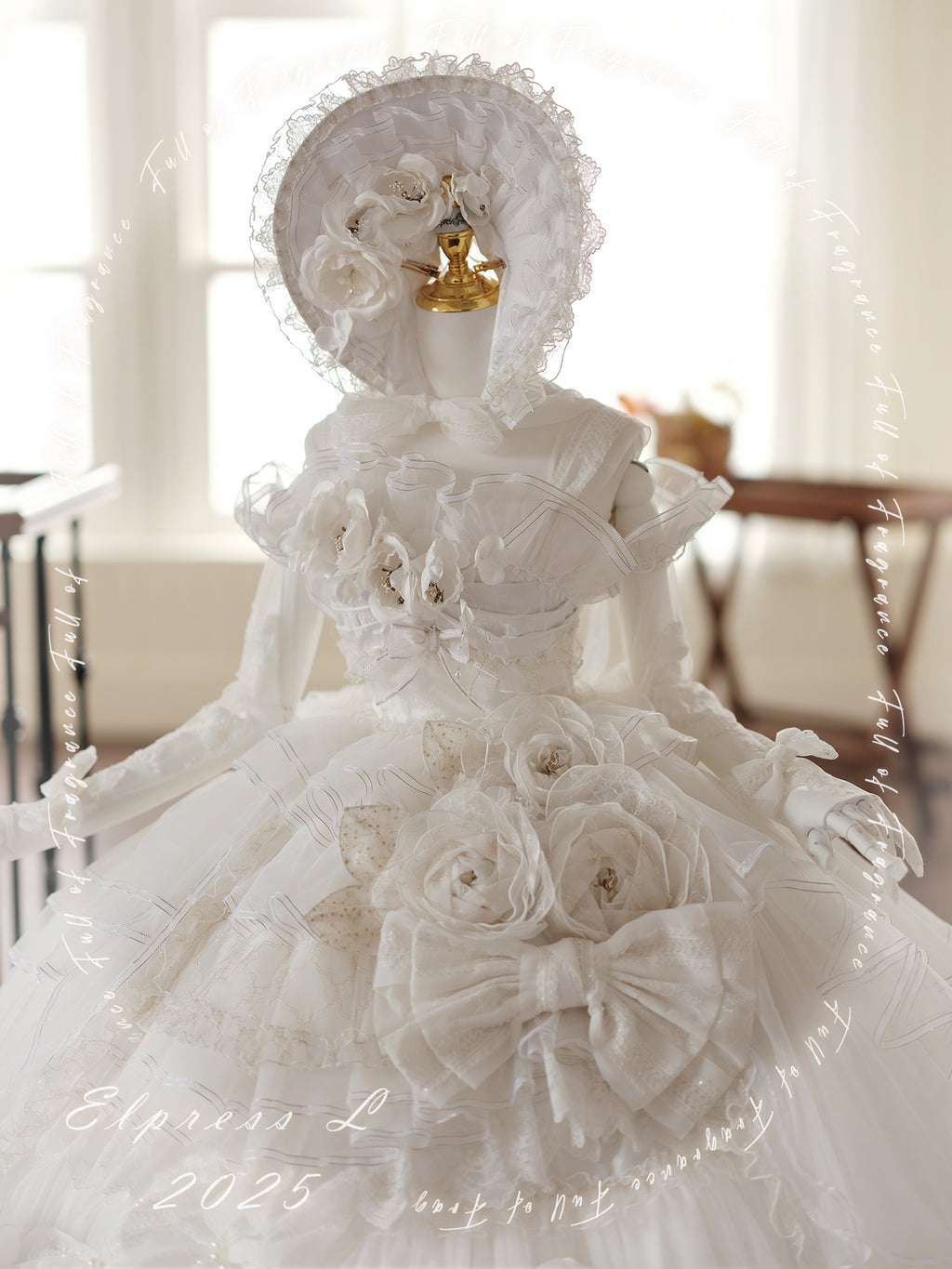 [Pre-orders available until 2/26] Full of Fragrance Dress with Train and Inner Skirt - White