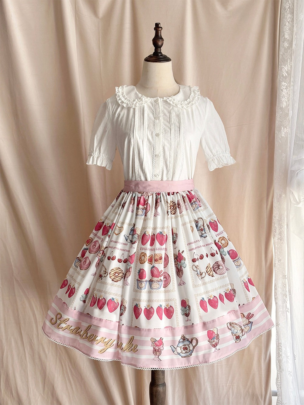 【受注予約6/24まで】Strawberry Parfait Tea プリントスカート・ショート丈