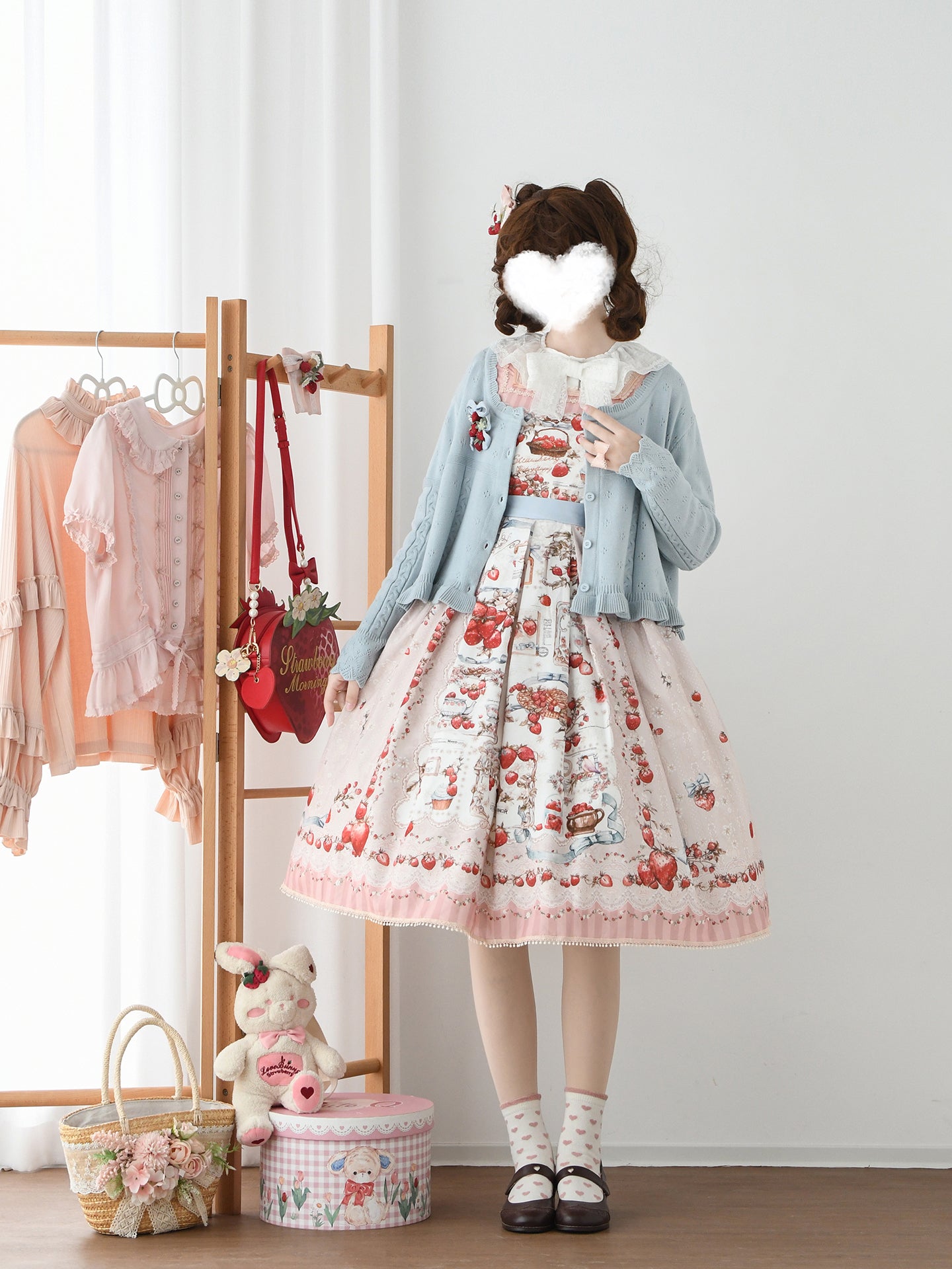 【受注予約12/16まで】Strawberry Manor ジャンパースカート