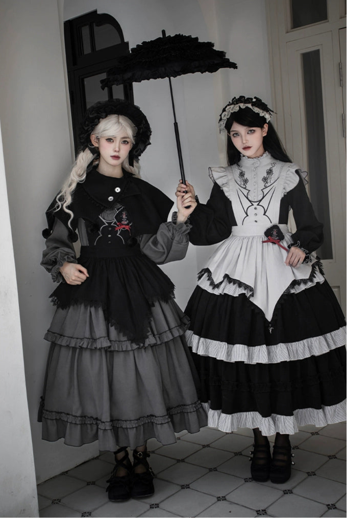 Monochrome Night 蜘蛛刺繍グレーワンピースとエプロン