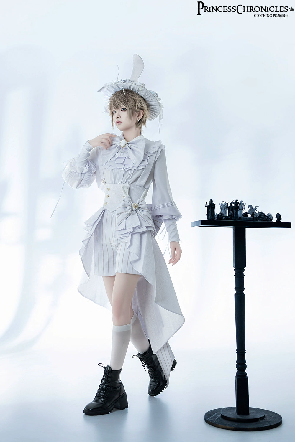 【予約販売】Rabbit Theater White Moonlight ショートパンツ