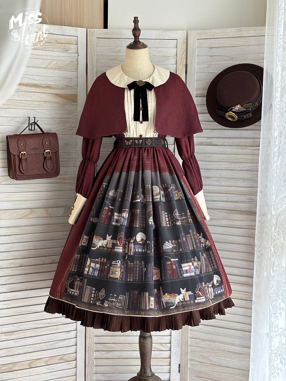 【予約販売】German Bookcase ワンピース （ケープ付）