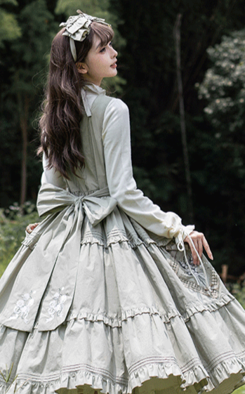 [Pre-orders available until 9/1] On the Hills Embroidered Jumper Skirt Long Length