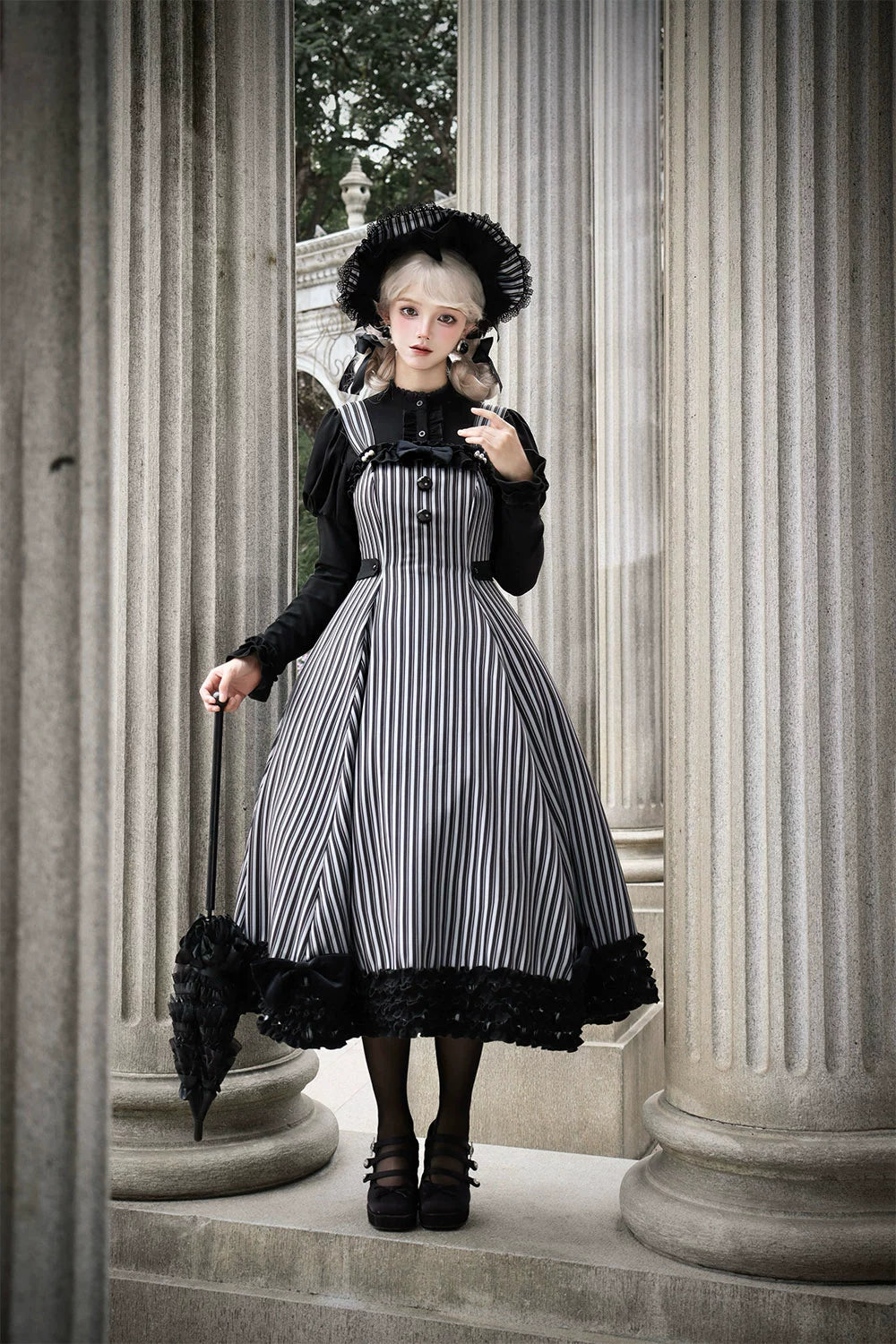 Lyrical Bunny Parlor ジャンパースカート 黒Lyrical Bunny Lyrical Bunny Parlor ジャンパースカート 黒Lyrical Bunny