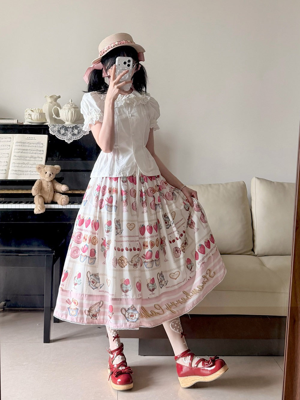 【受注予約6/24まで】Strawberry Parfait Tea プリントスカート・ロング丈