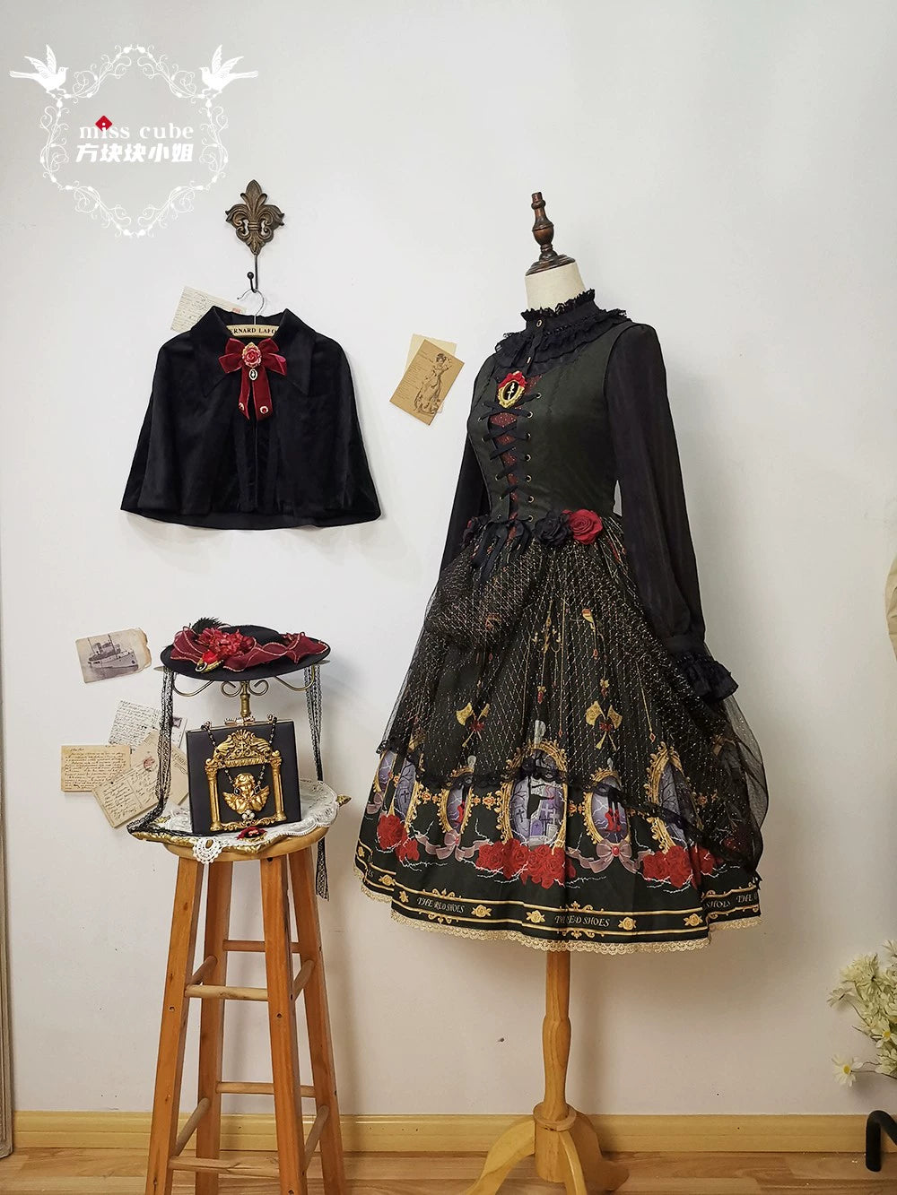 The Red Shoes Gothic Lolita Print Jumper Skirt