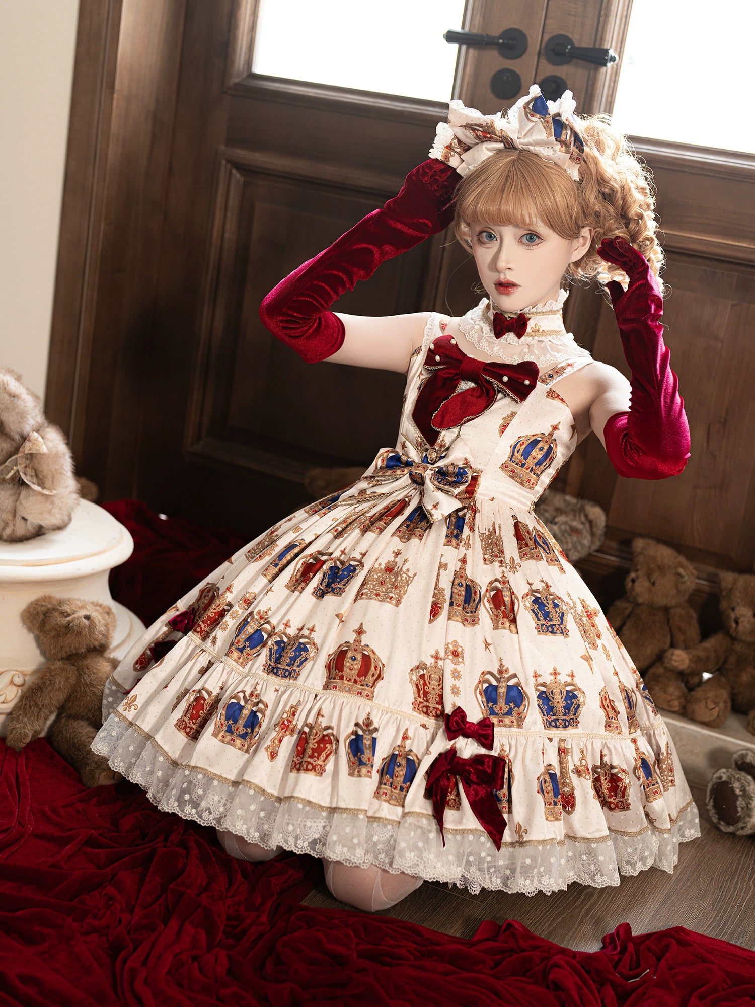[Pre-orders available until 3/9] Star Crown Velvet Ribbon Print Jumper Skirt