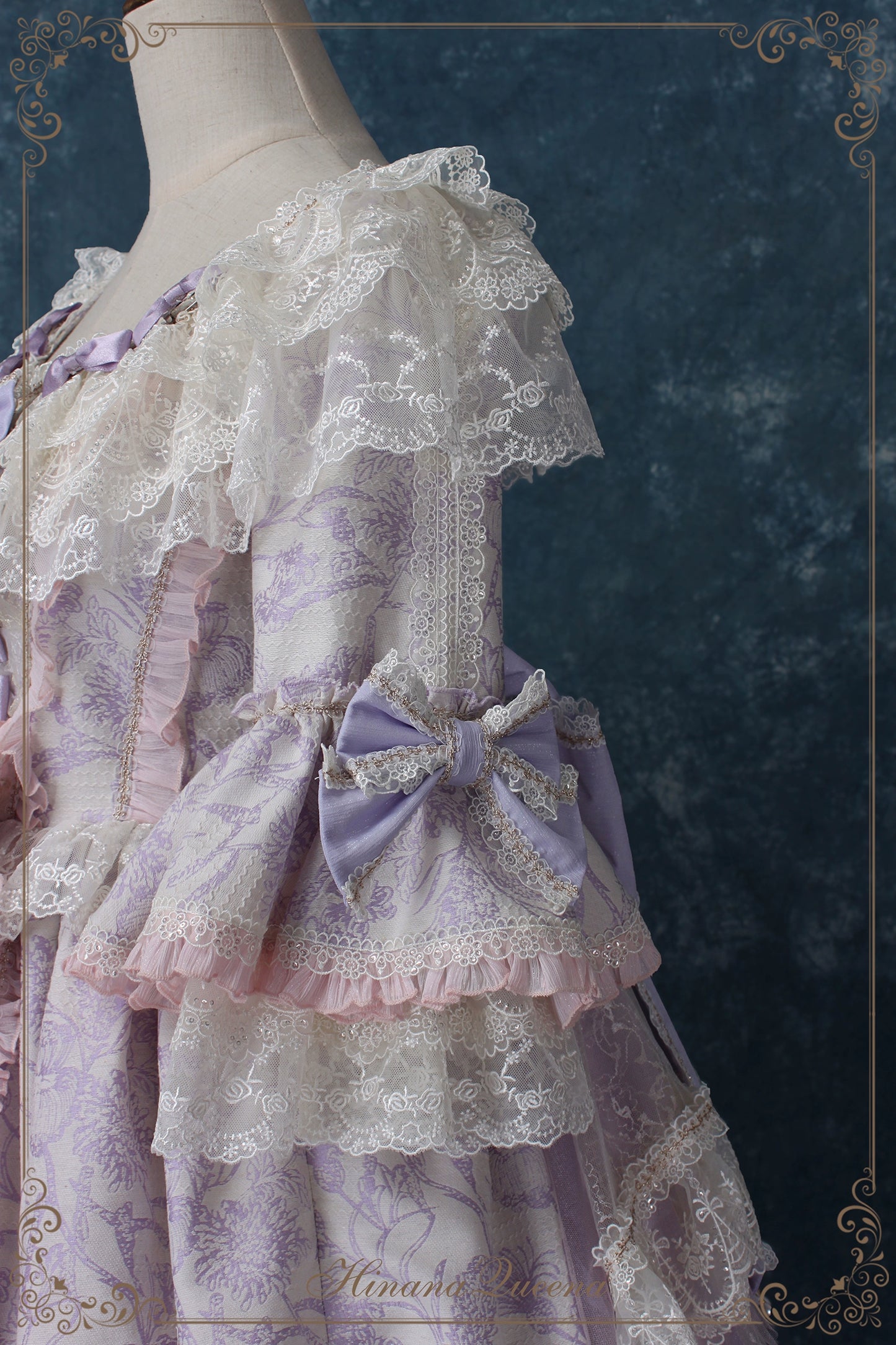 [Pre-orders available until 11/13] Rapunzel-style ribbon and lace luxury dress, short length