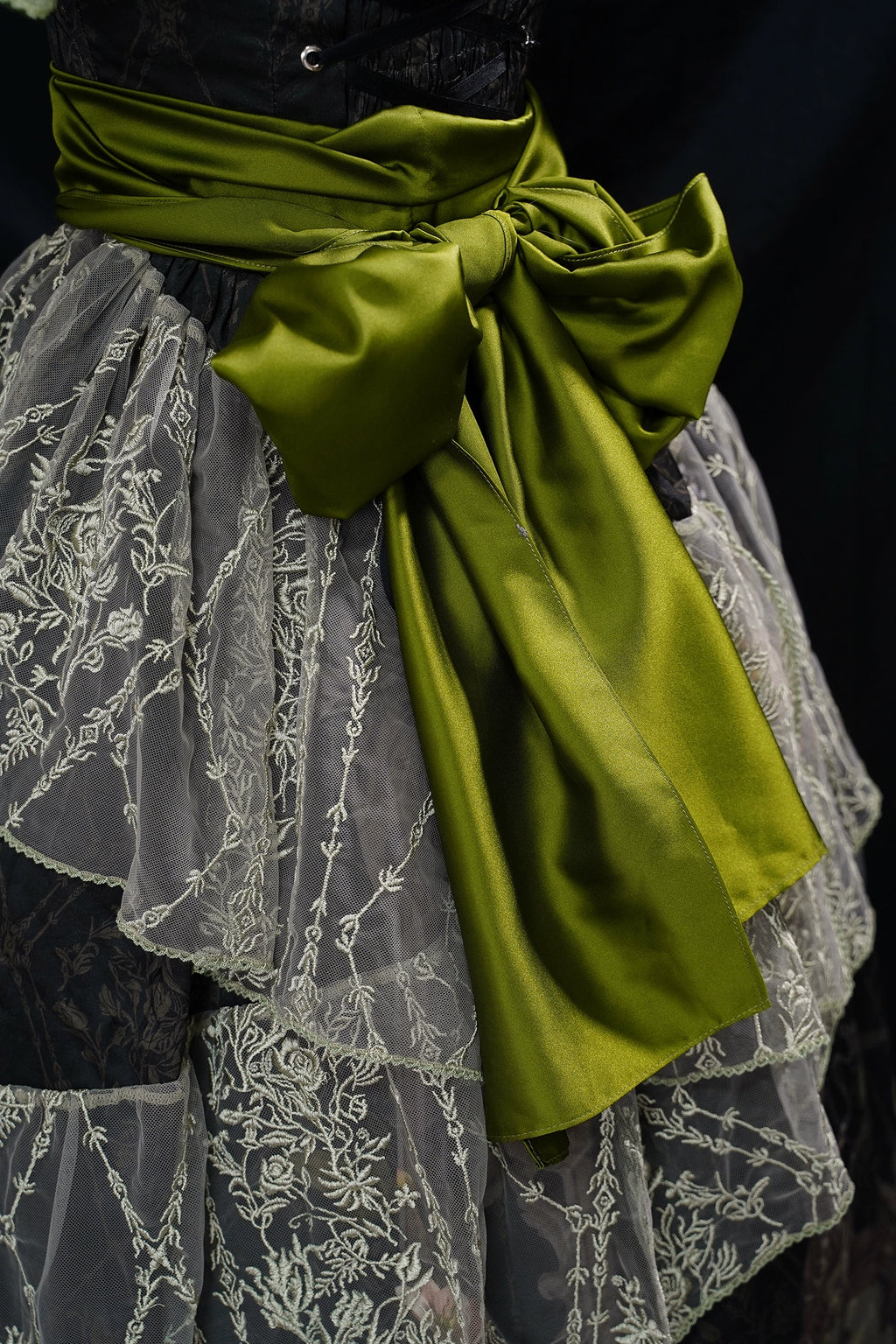 [Pre-orders available until 1/23] Anthea Garden jumper skirts in two styles, with floral prints