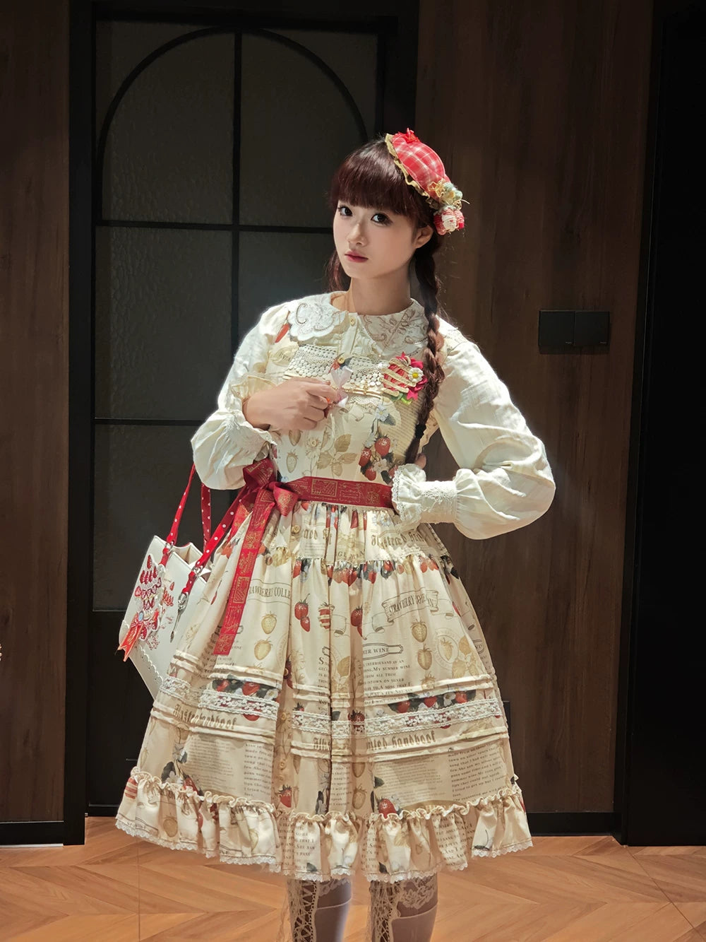 【受注予約9/16まで】Strawberry Journal2.0 刺繍襟ブラウス