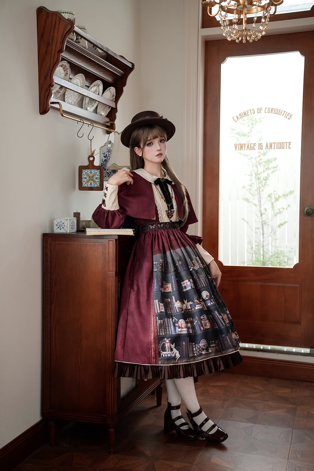 【受注予約11/6まで】German Bookcase ワンピース （ケープ付）