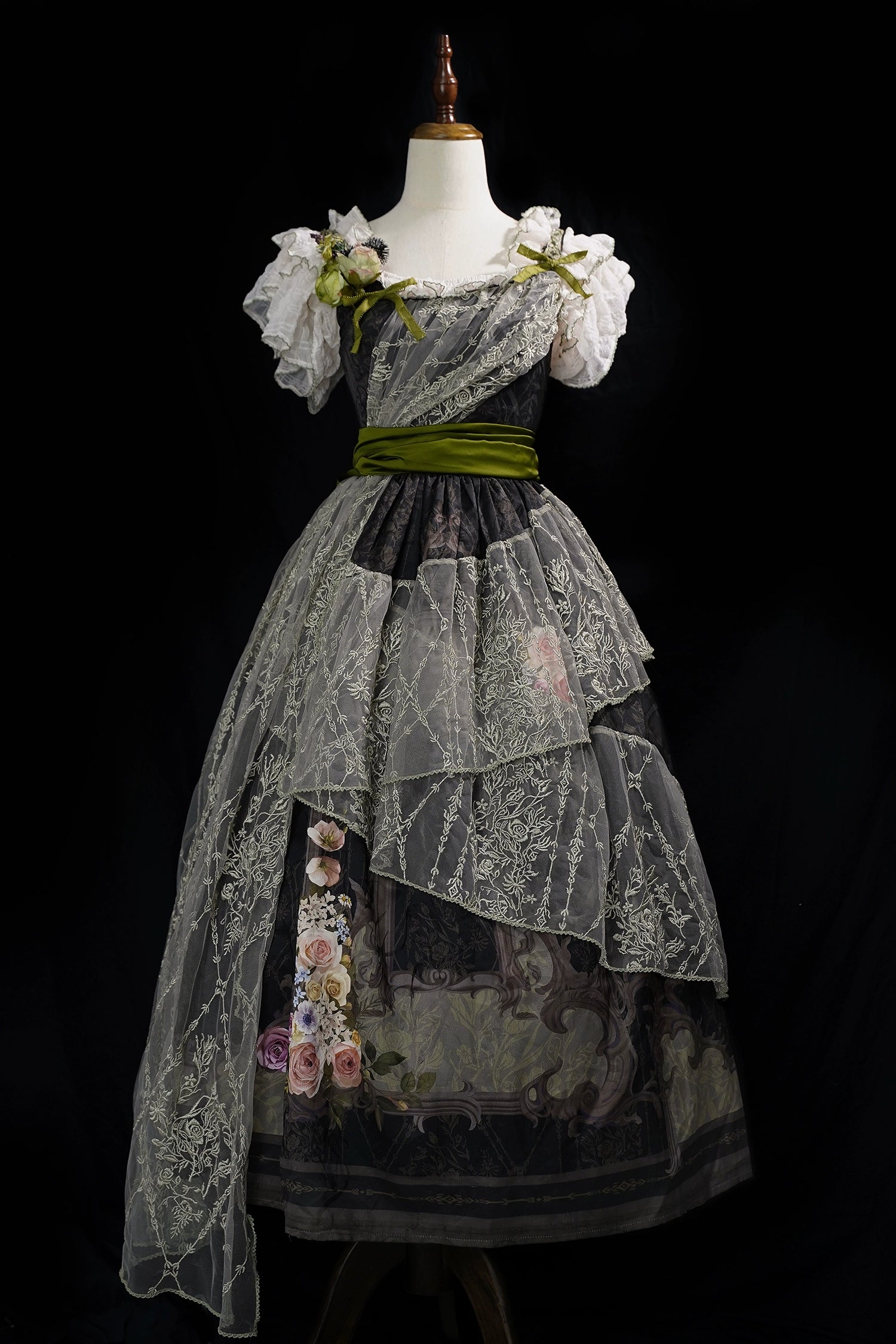 [Pre-orders available until 1/23] Anthea Garden jumper skirts in two styles, with floral prints