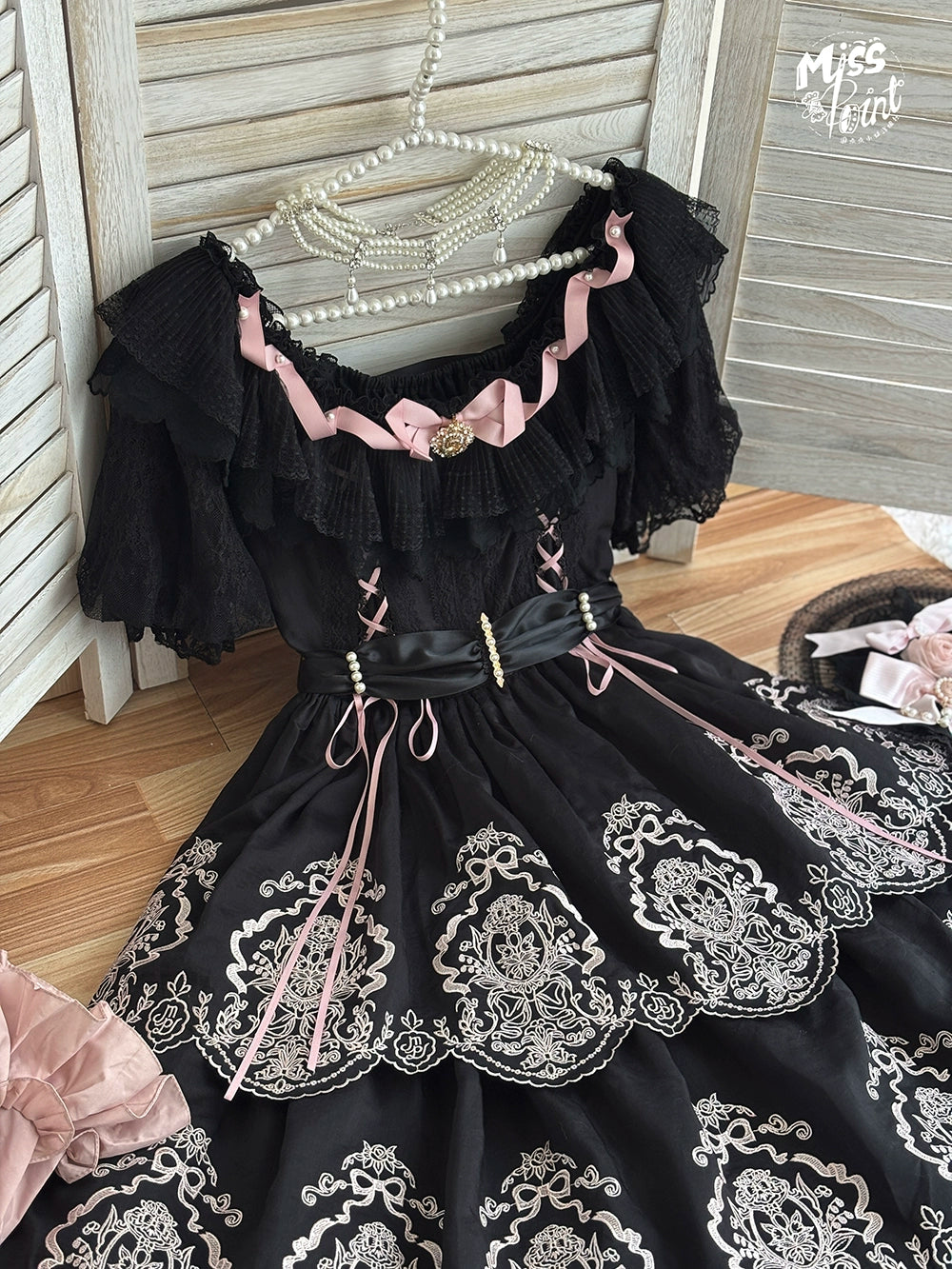 【予約販売】Noble Garden 付け袖付き刺繍ワンピース