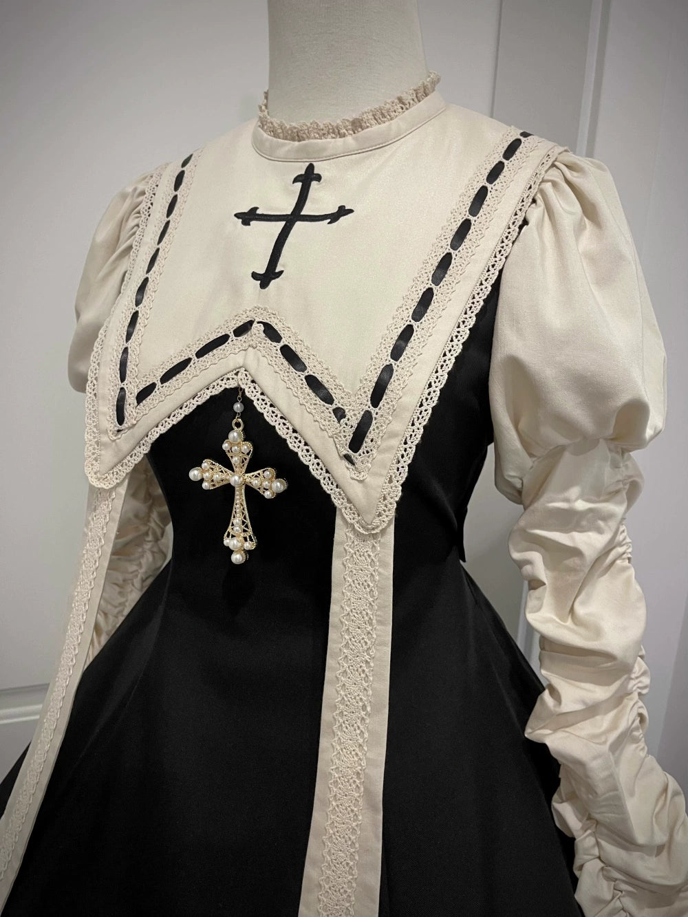 [Resale/Pre-orders until 10/16] Pray on a Moonlight Night Dress, Black x Off-White, Long Length