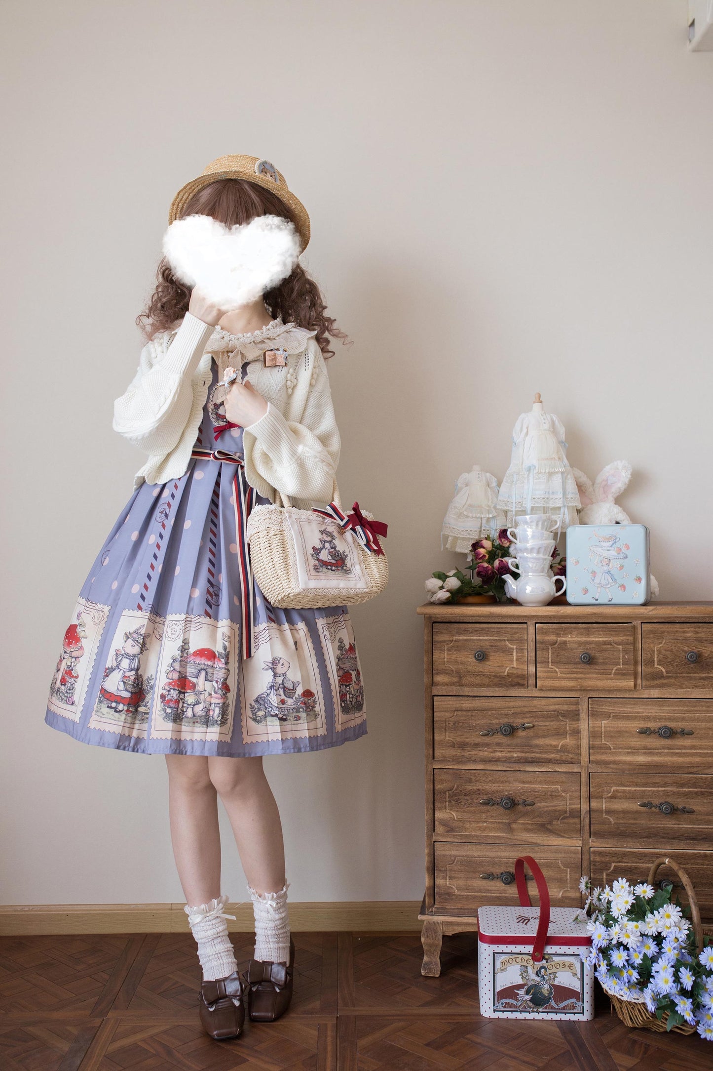 キノコとウサギの切手デザインジャンパースカート