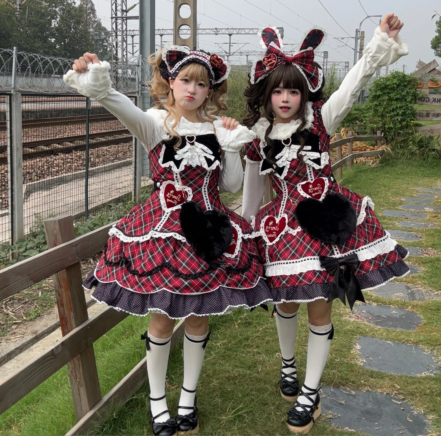 【受注予約11/13まで】Velvet Sweetie Heart チェックの半袖ワンピース・レッド