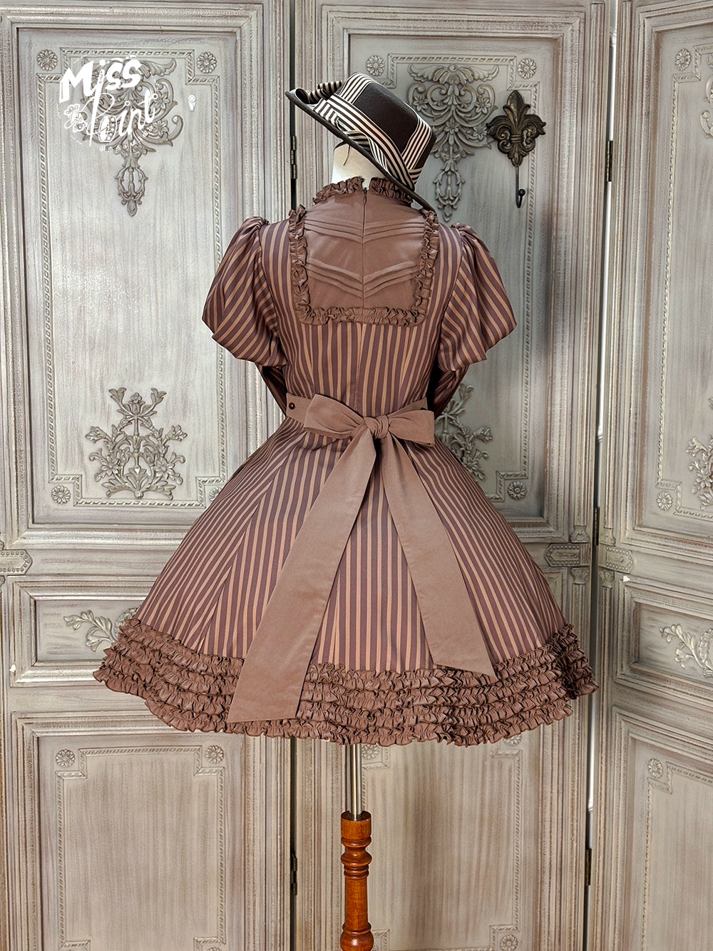 [Pre-orders available until 12/4] Classic Chocolat Stripe Short Dress