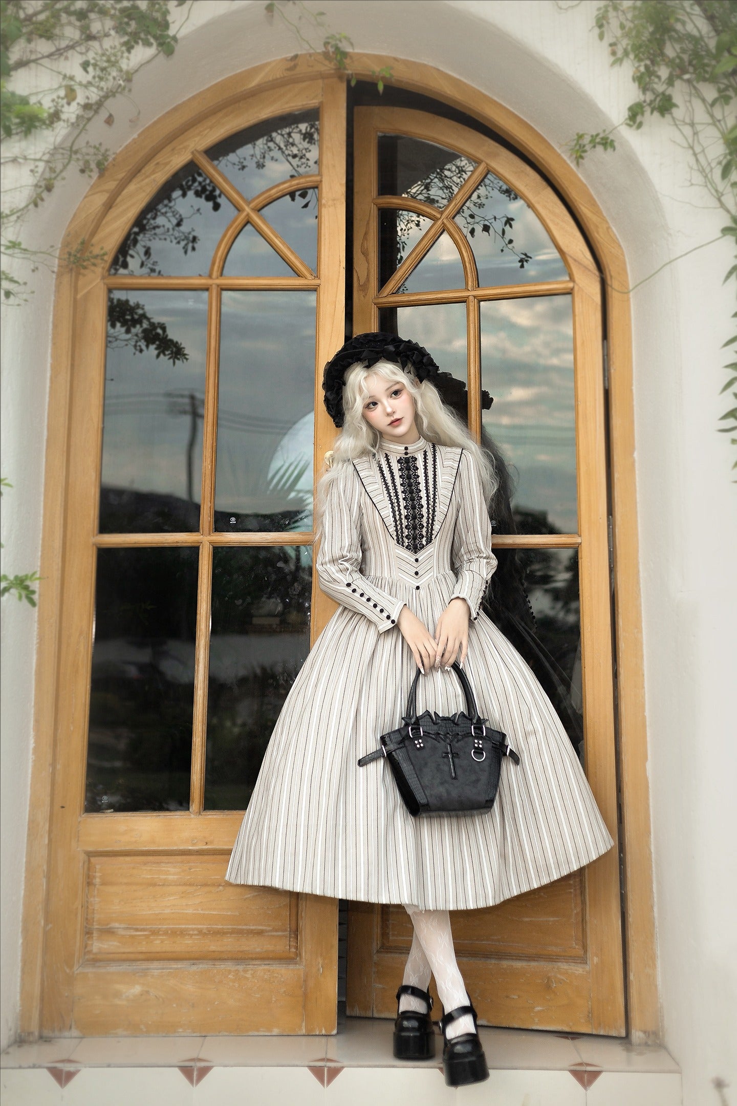 【受注予約10/28まで】Hidden behind the Books ストライプワンピース