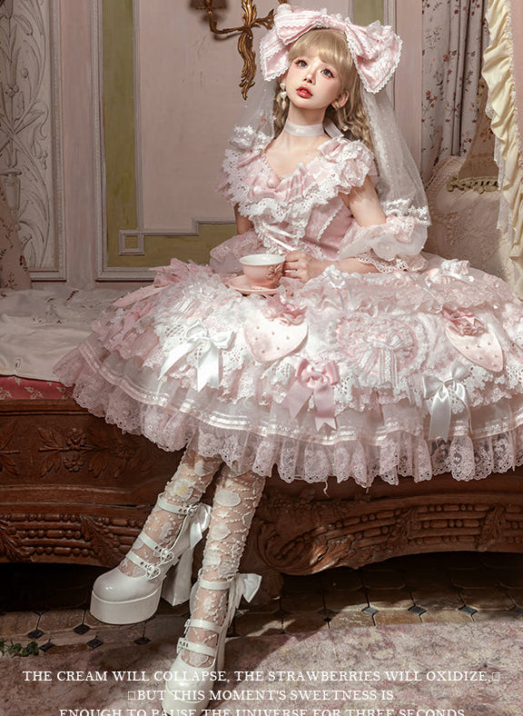 【受注予約11/18まで】Strawberry Cake Guide ラグジュアリードレス