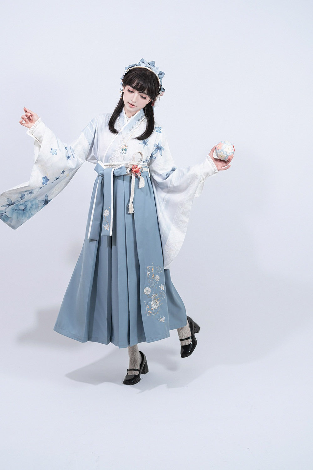 Japanese-style print and lace kimono-style tops [20% off when purchased together]
