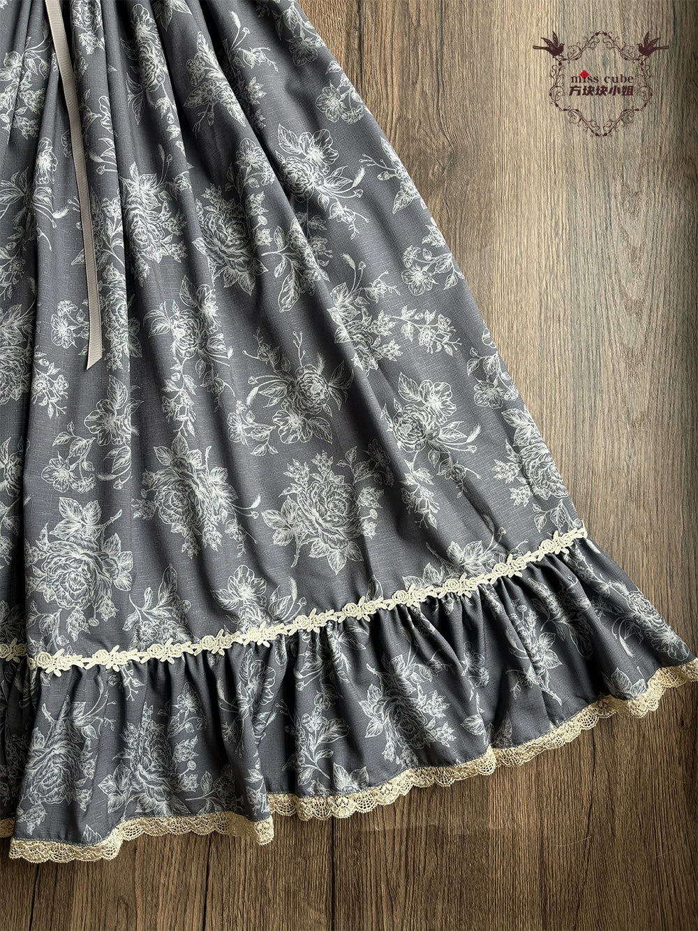 [Pre-orders available until 9/26] Sketch Wild Rose High Waist Skirt Print Type