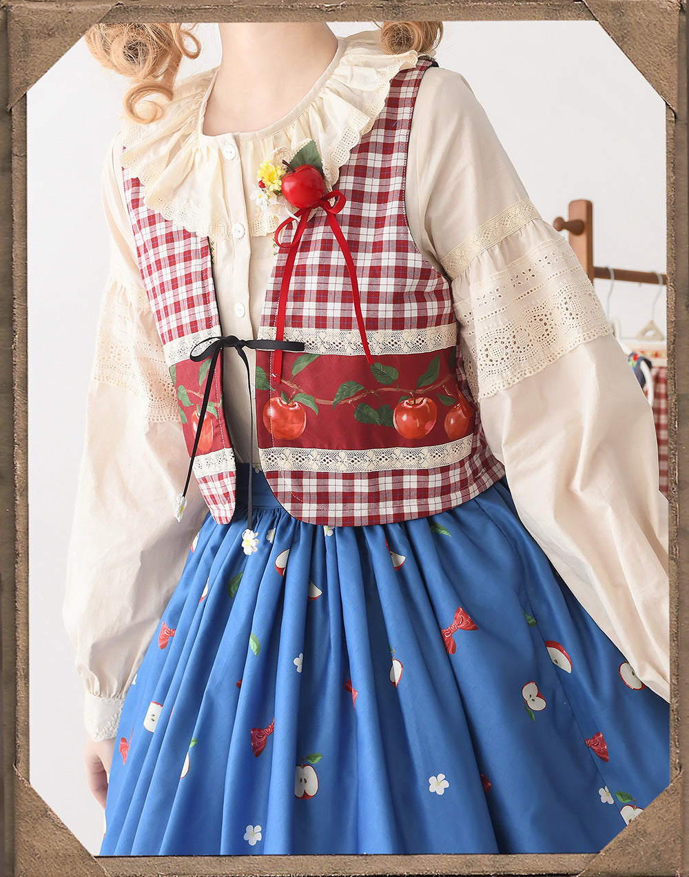 【予約販売】Apple Garden バイエルン風ベスト