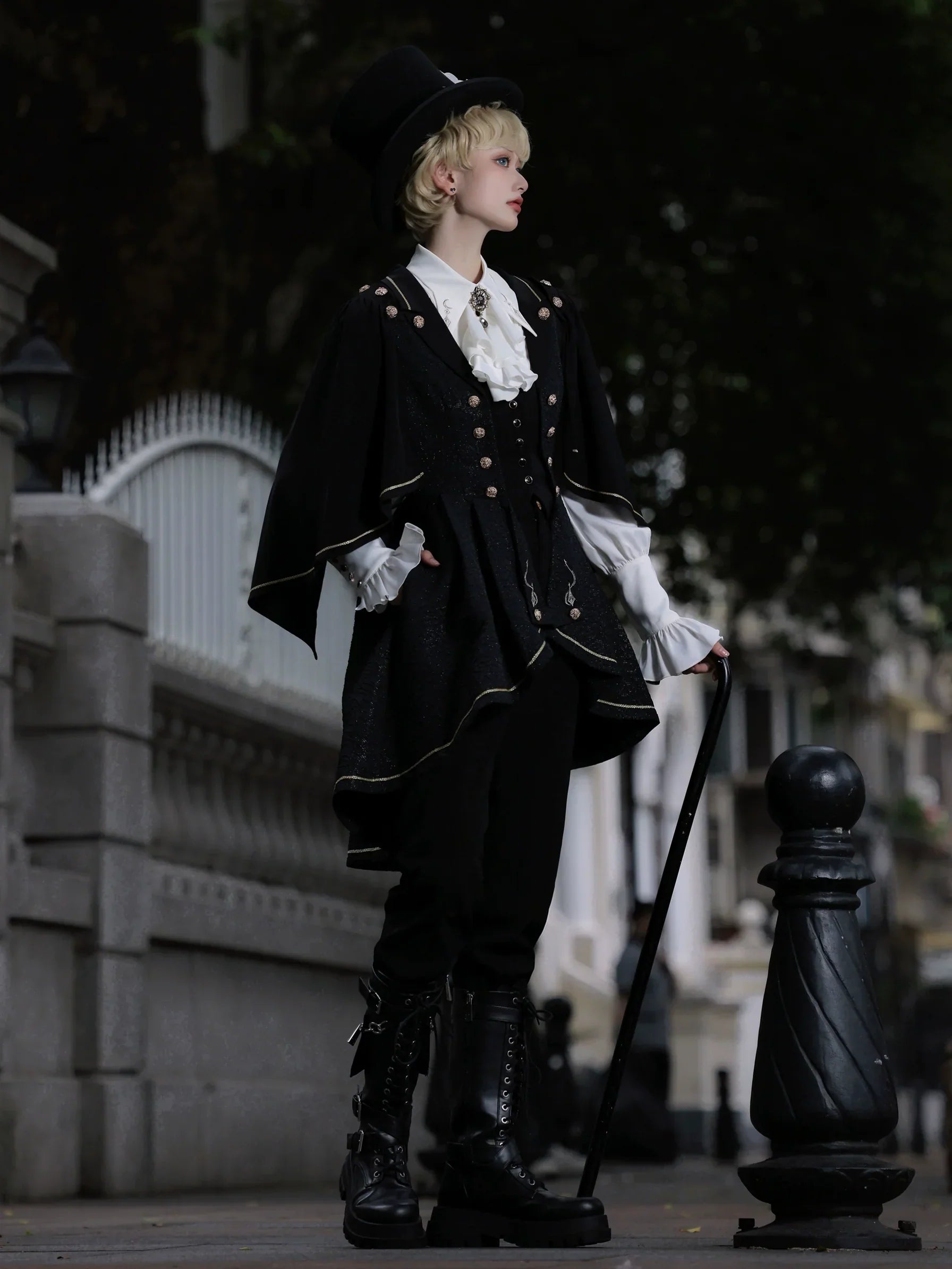 [Resale/Pre-orders until 10/16] Fallen Moon Law Vest with Cape