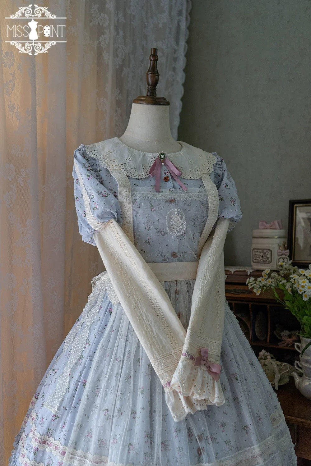 [Pre-order] Pink Flower Polka Dot Sheer Apron