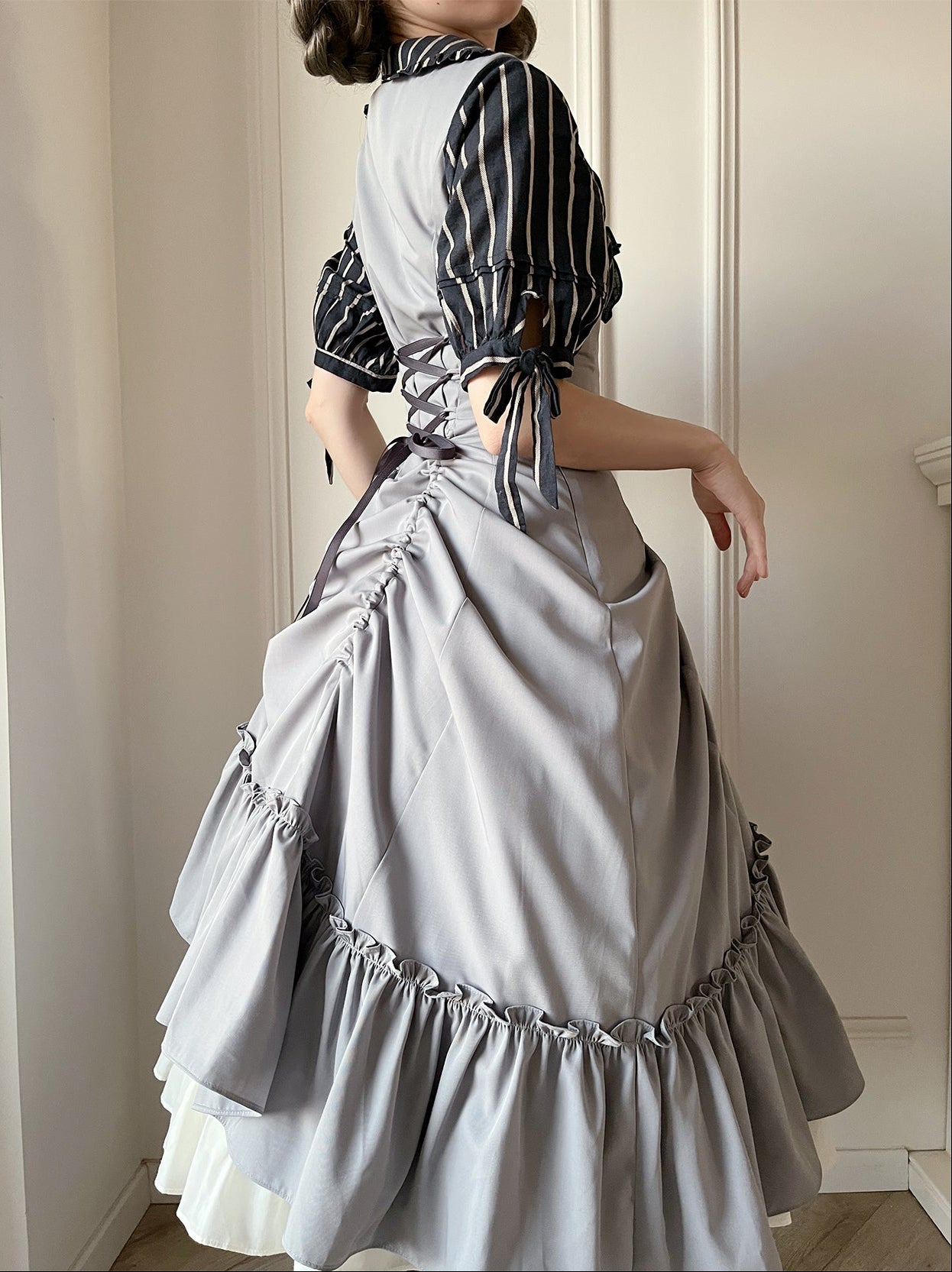 【受注予約12/3まで】Monochrome Reverie ストライプブラウス