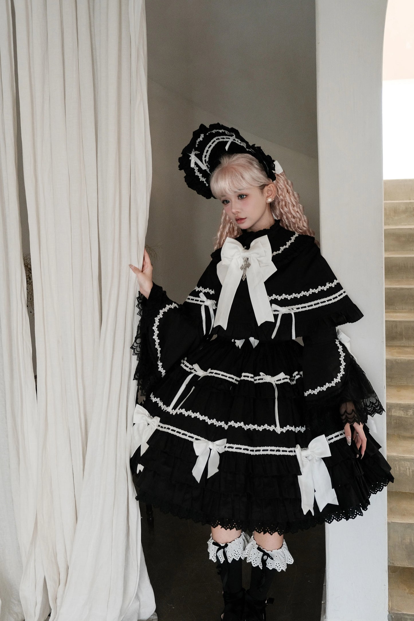 [Pre-orders available until 8/15] Labyrinth Doll Jumper Skirt and Cape 2-piece Set