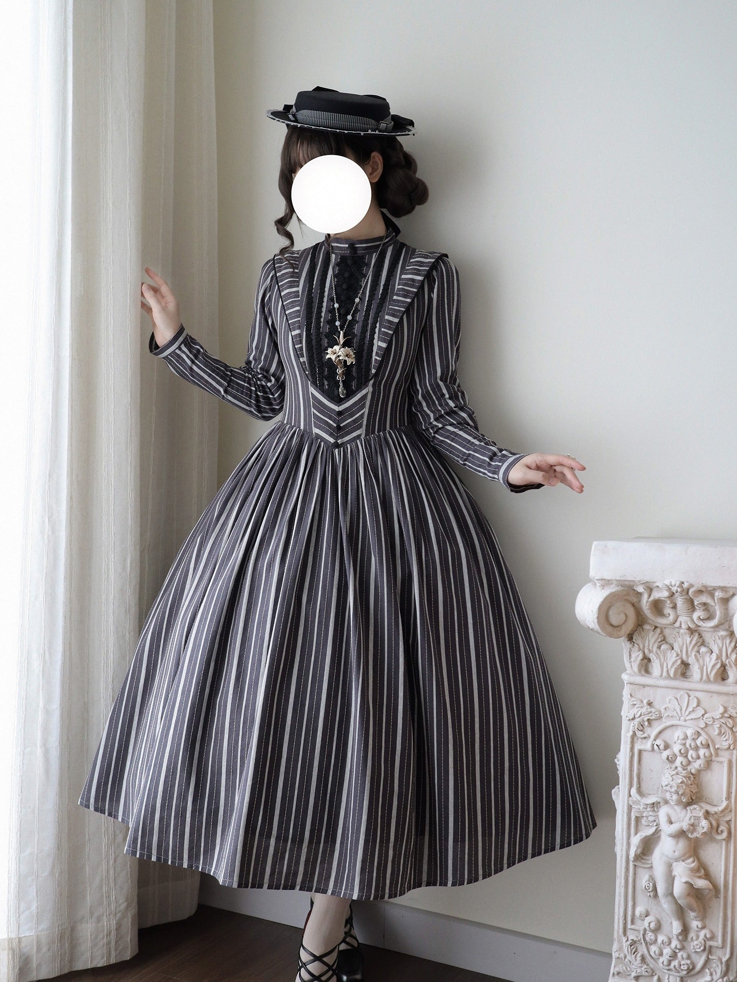 【受注予約10/28まで】Hidden behind the Books ストライプワンピース