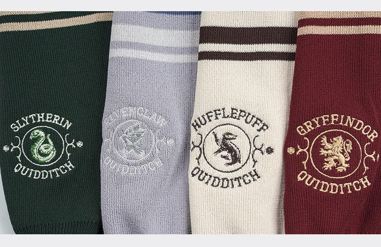 [Pre-order] Hogwarts School of Witchcraft and Wizardry sleeveless polo knit