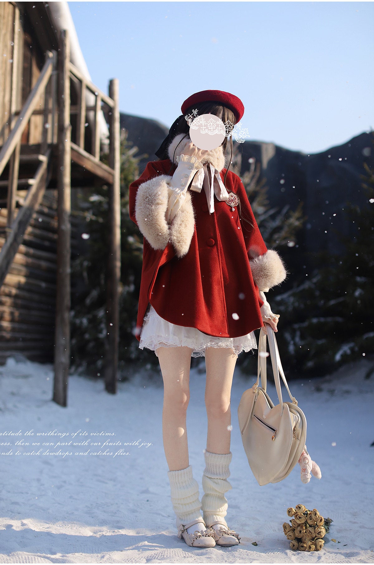 クラシカルレッドのファー付きマント