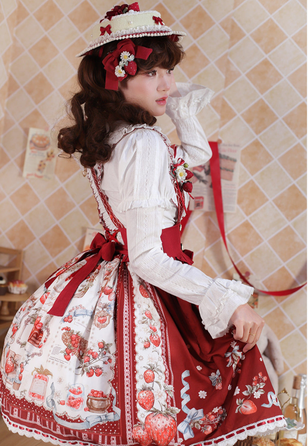 [Pre-orders available until 2/26] Strawberry Manor Print Suspender Skirt