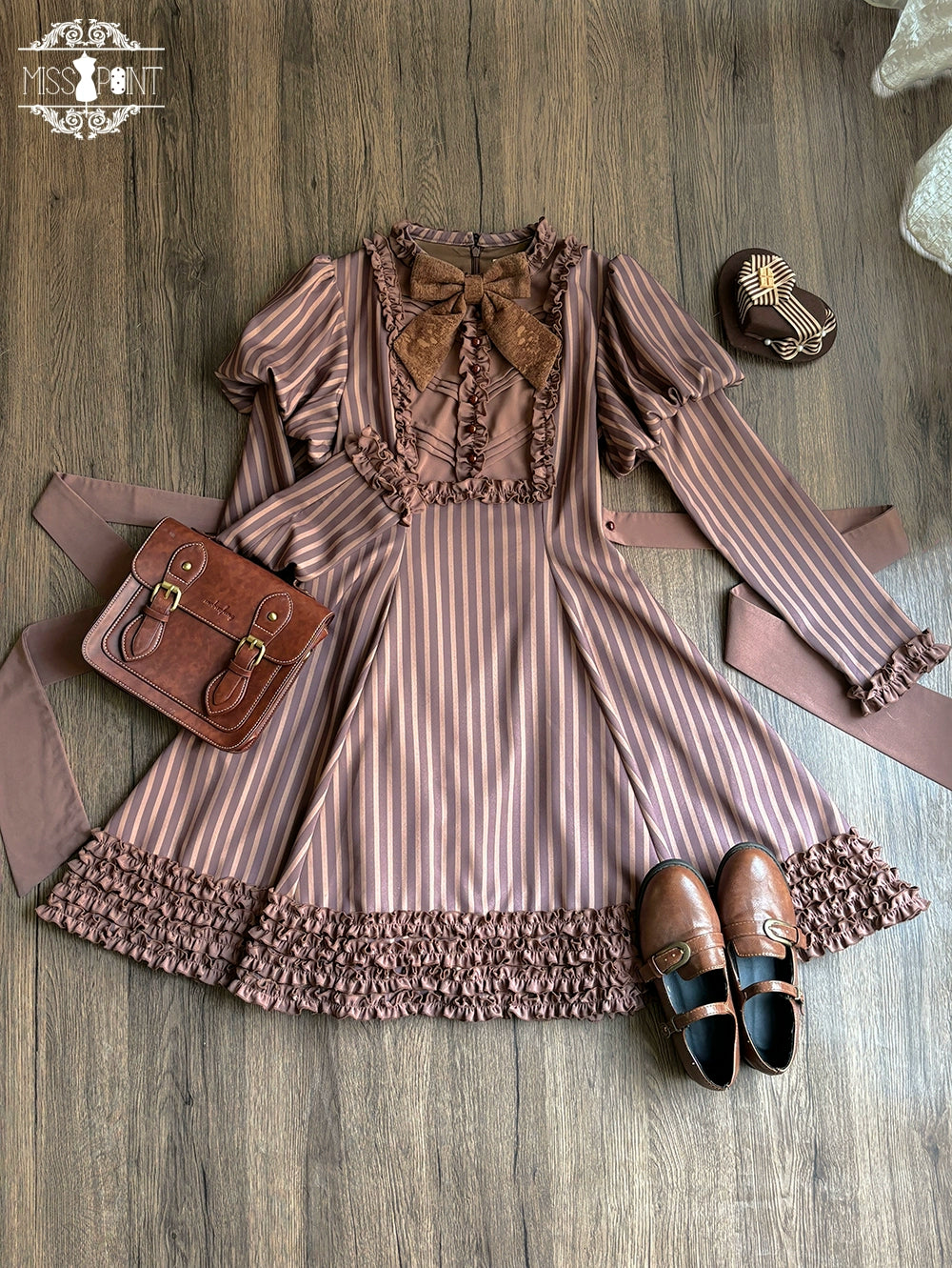 [Pre-orders available until 12/4] Classic Chocolat Stripe Short Dress