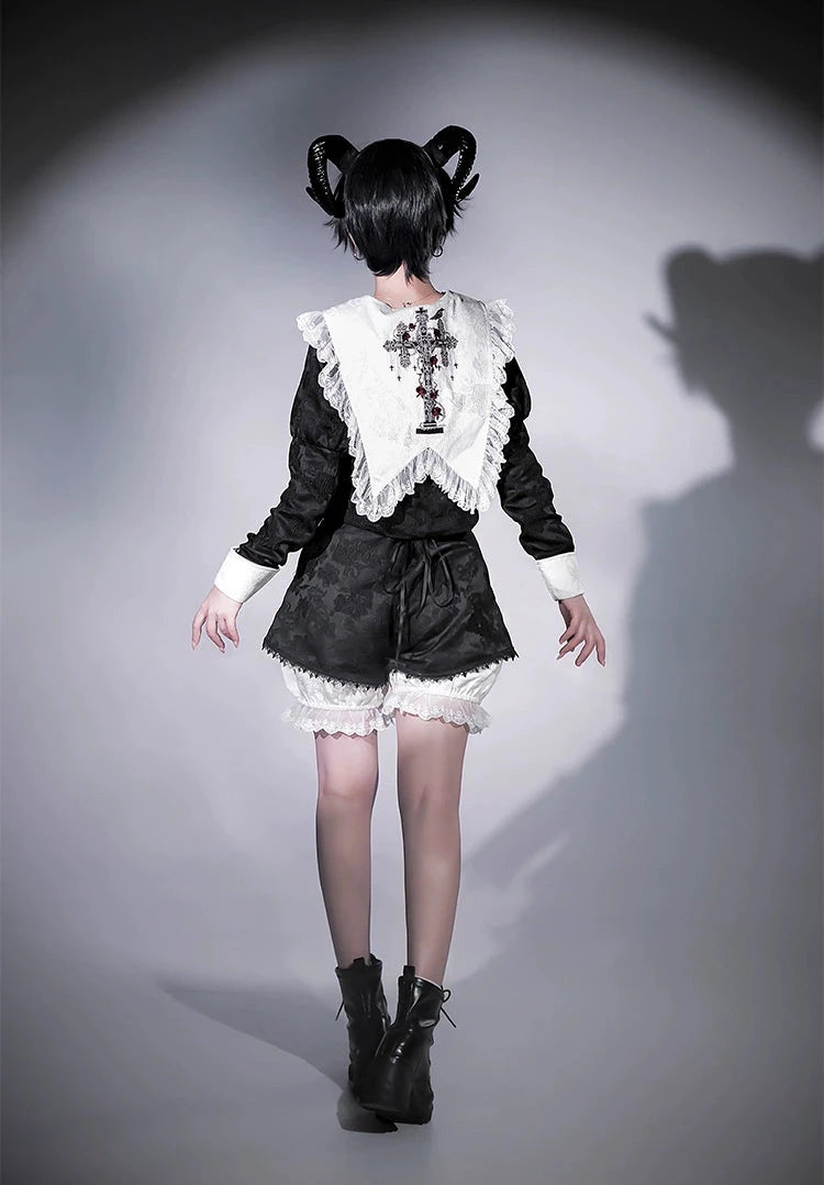 Cross Bone レース裾のショートパンツ